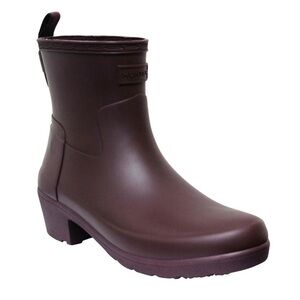 HUNTER Original Refined Low Heel Ankle Matte Rainboot in Oxblood, size 7US